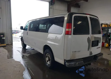 2004 Chevrolet Express from USA, damaged, VIN 1GAHG39U441210924